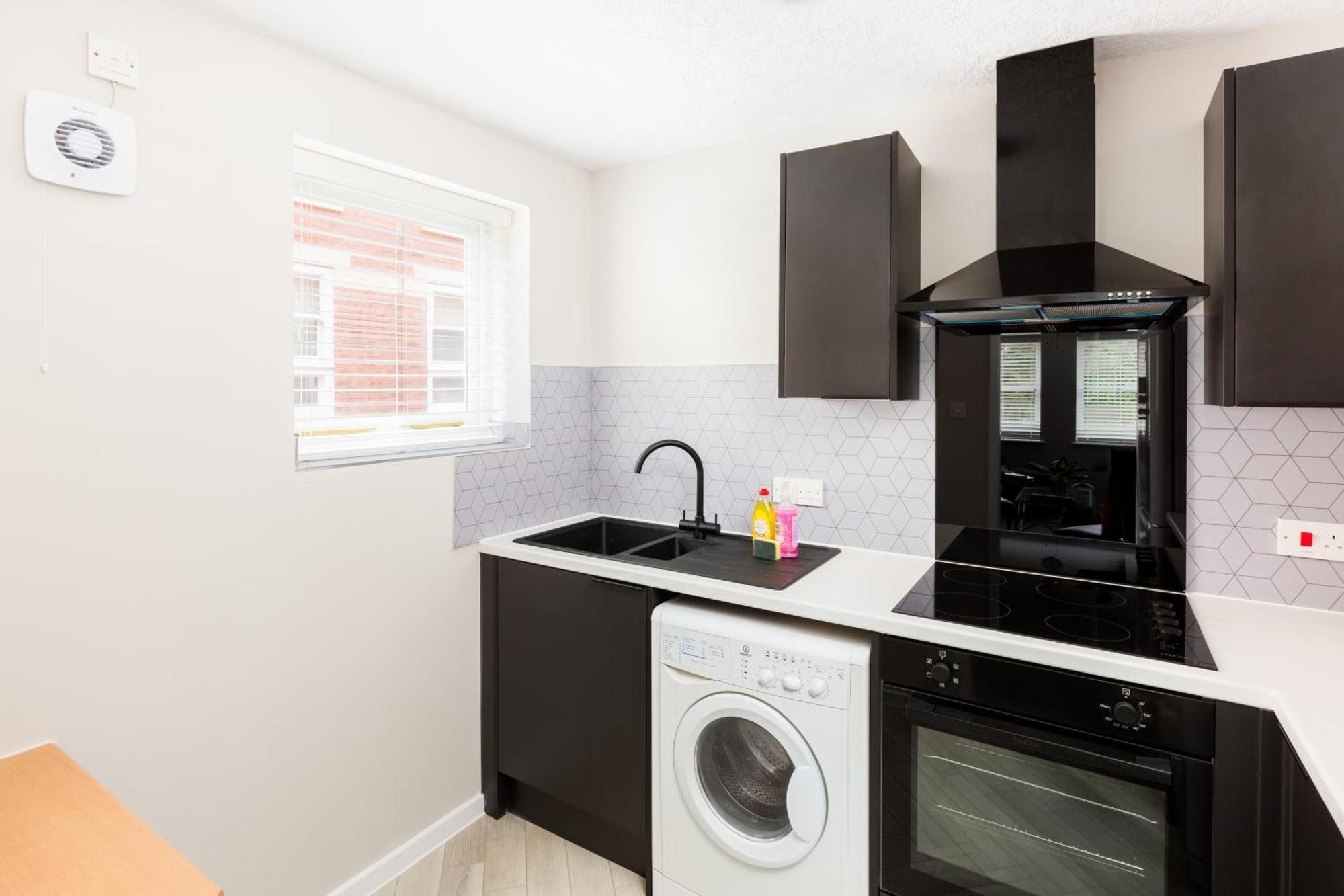 Modern 2-Bedroom Apartments With Free Parking In Лемінгтон-Спа Екстер'єр фото