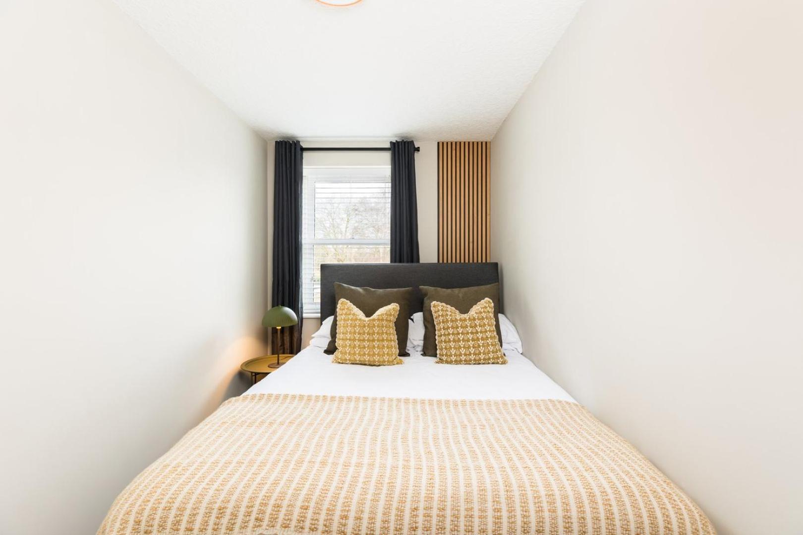 Modern 2-Bedroom Apartments With Free Parking In Лемінгтон-Спа Екстер'єр фото