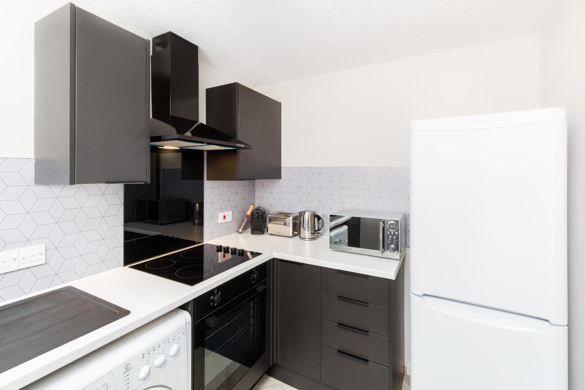 Modern 2-Bedroom Apartments With Free Parking In Лемінгтон-Спа Екстер'єр фото