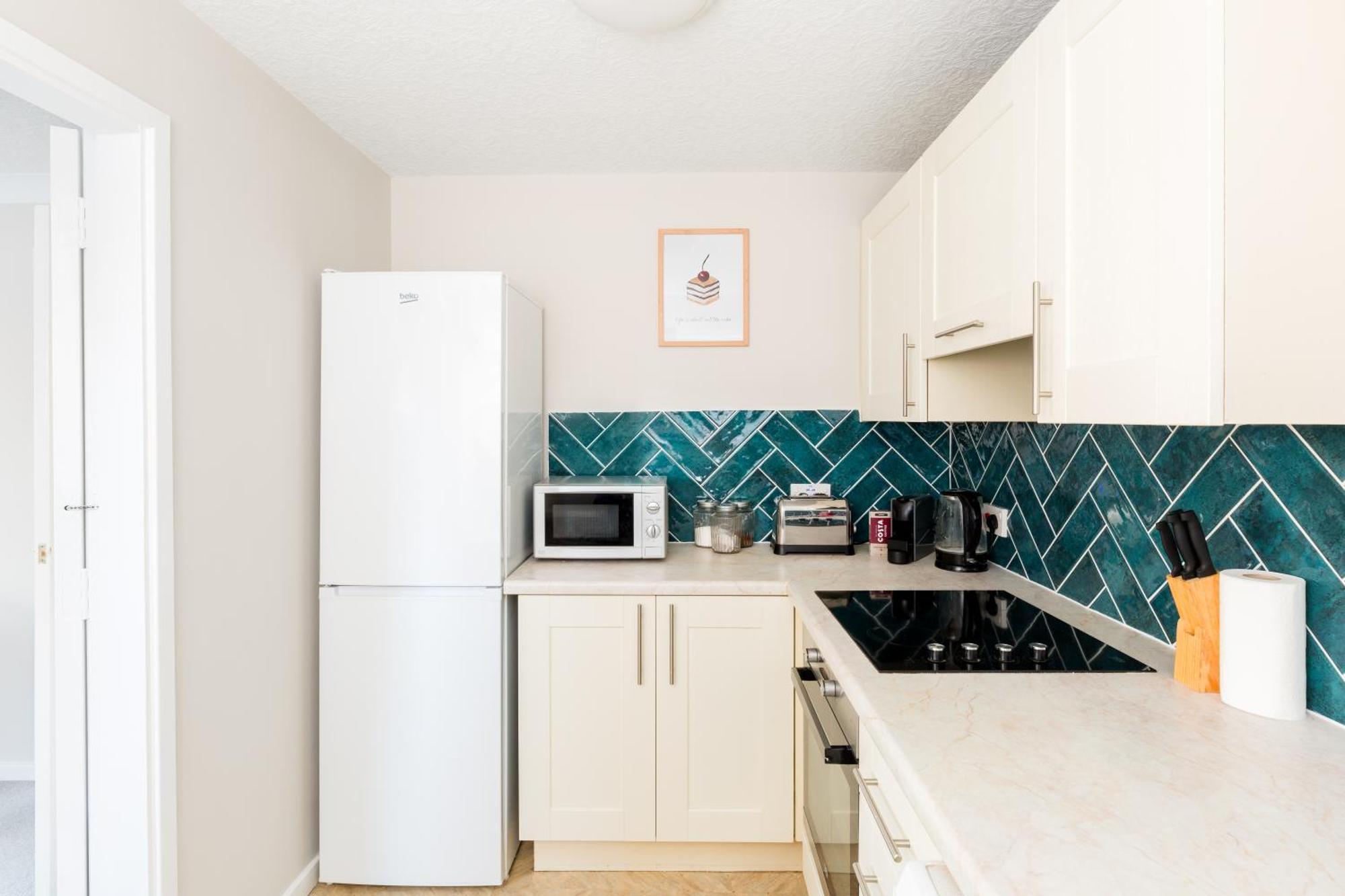 Modern 2-Bedroom Apartments With Free Parking In Лемінгтон-Спа Екстер'єр фото